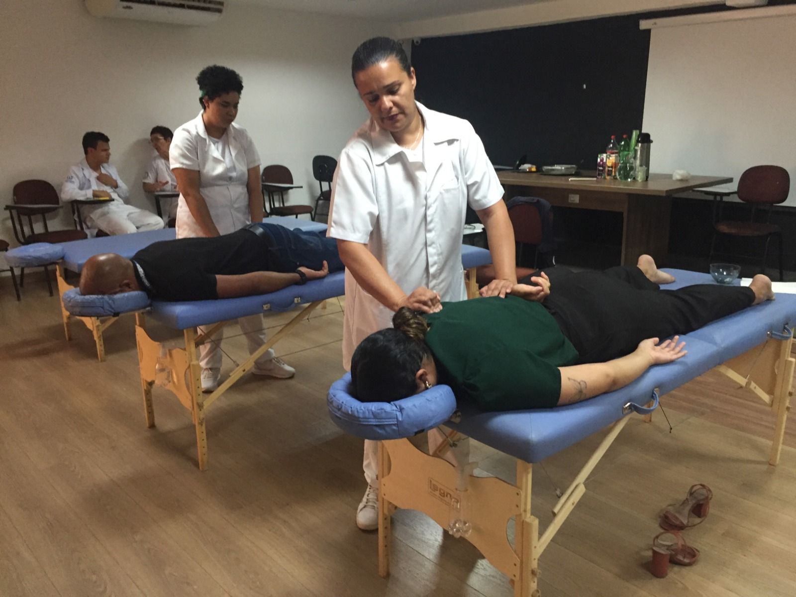 Monique Santos , massoterapeuta em Brasília, DF