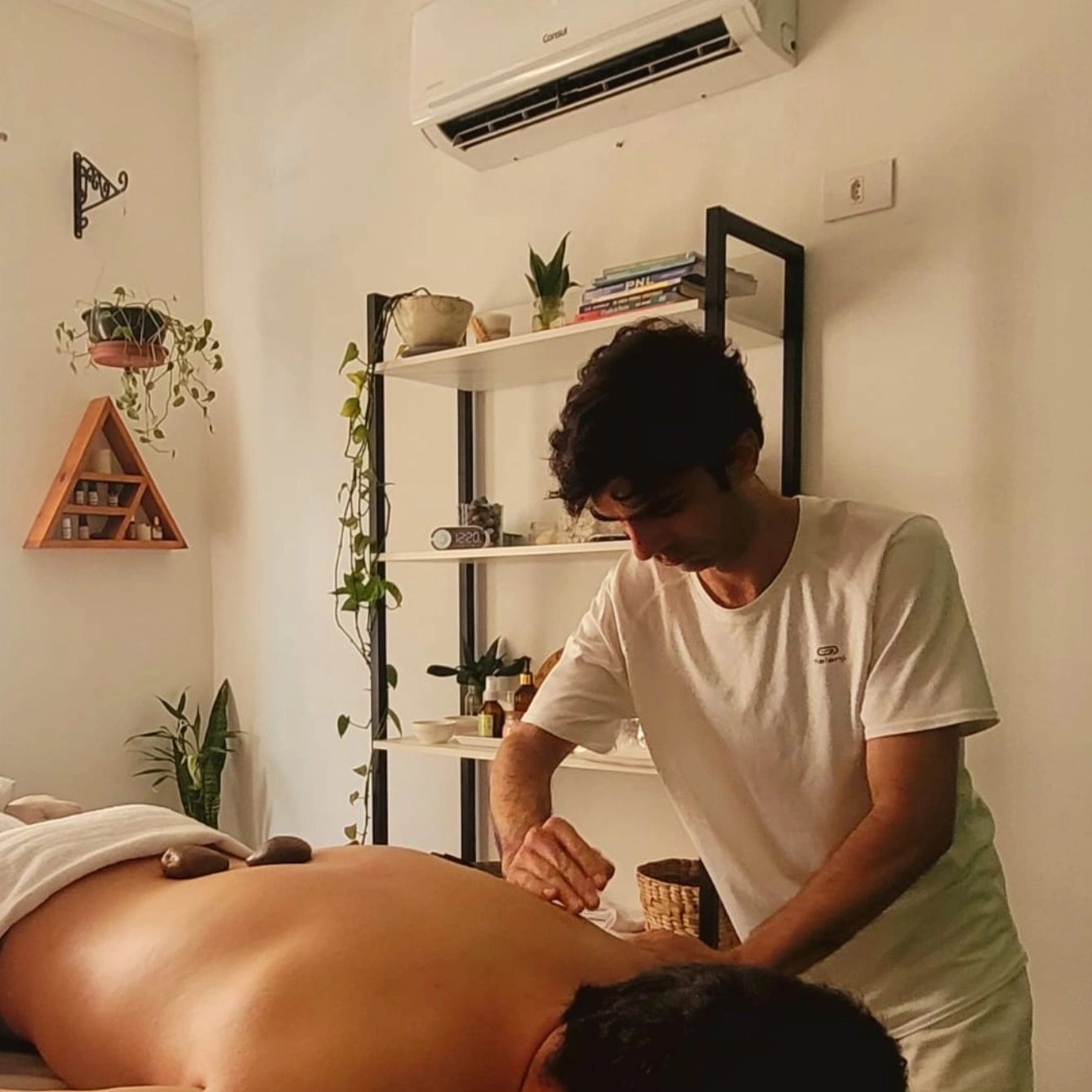Edson Medeiros da Costa Junior , massoterapeuta em São Paulo, SP