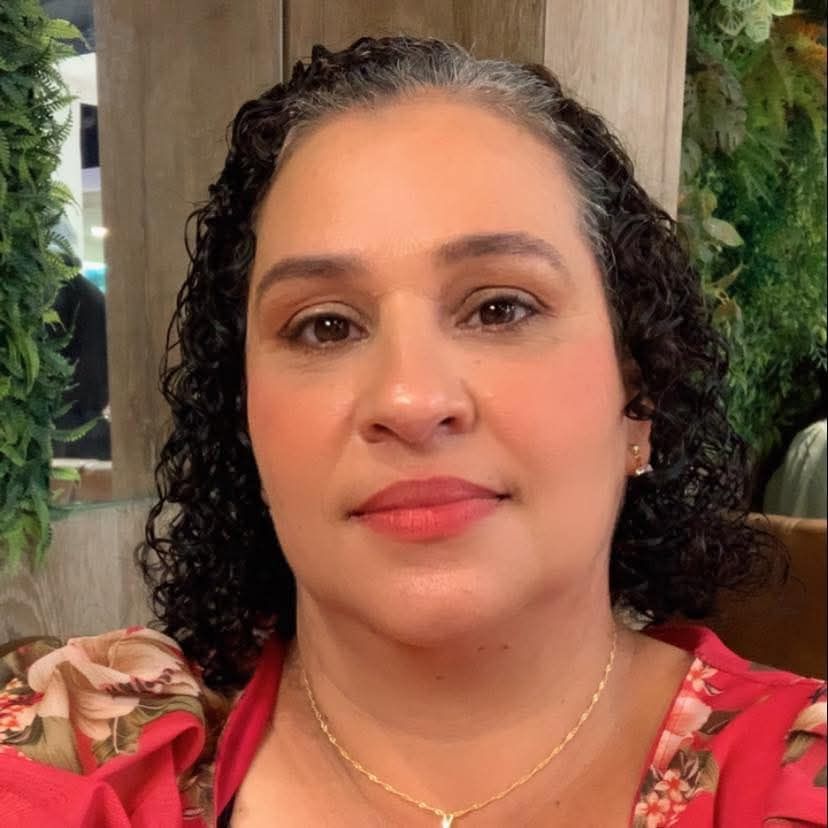 Atília Cristina Benvindo , massoterapeuta em Nova  Iguaçu, RJ