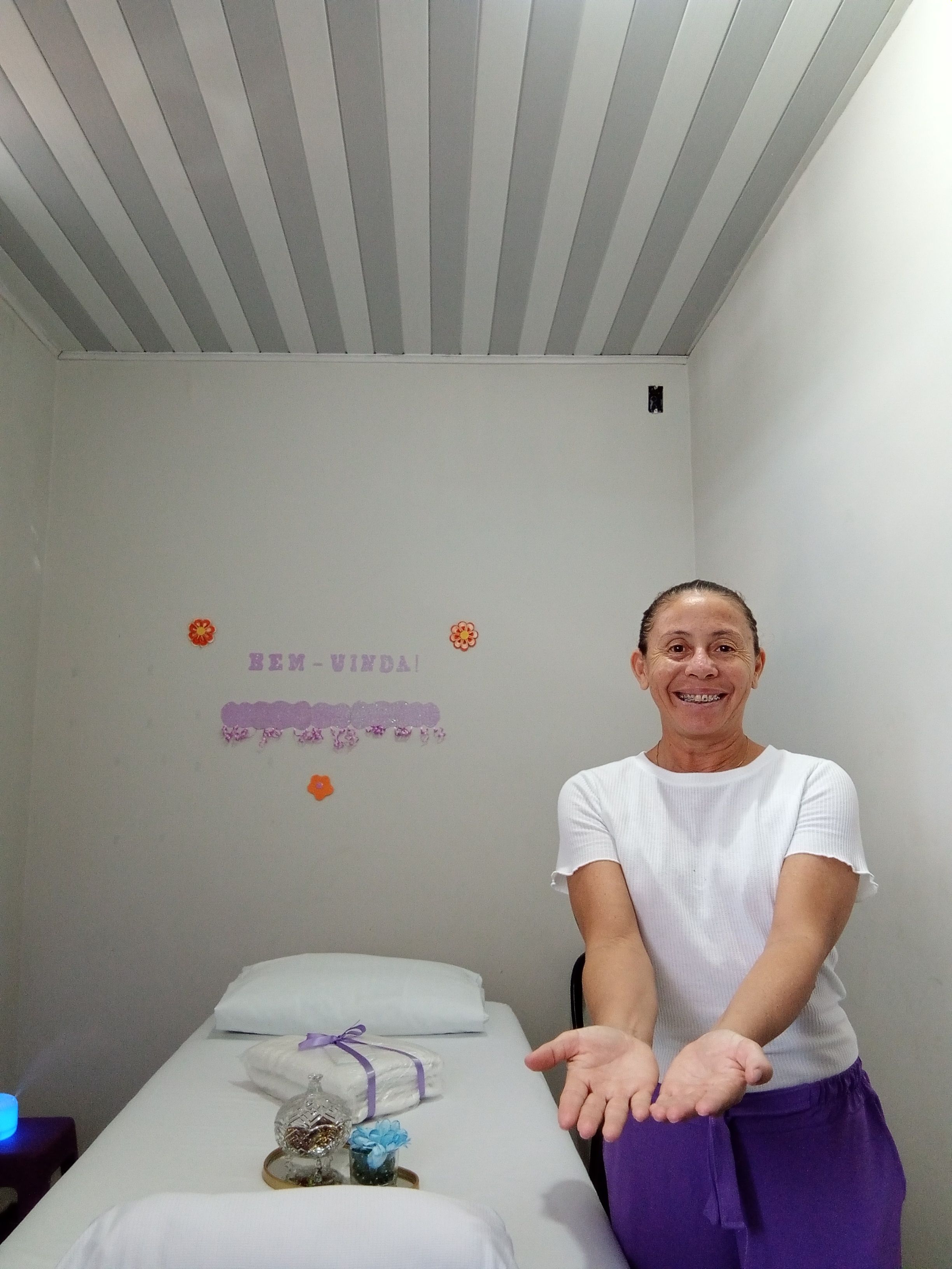 Emanuelle fernandes, massoterapeuta em Belém, PA