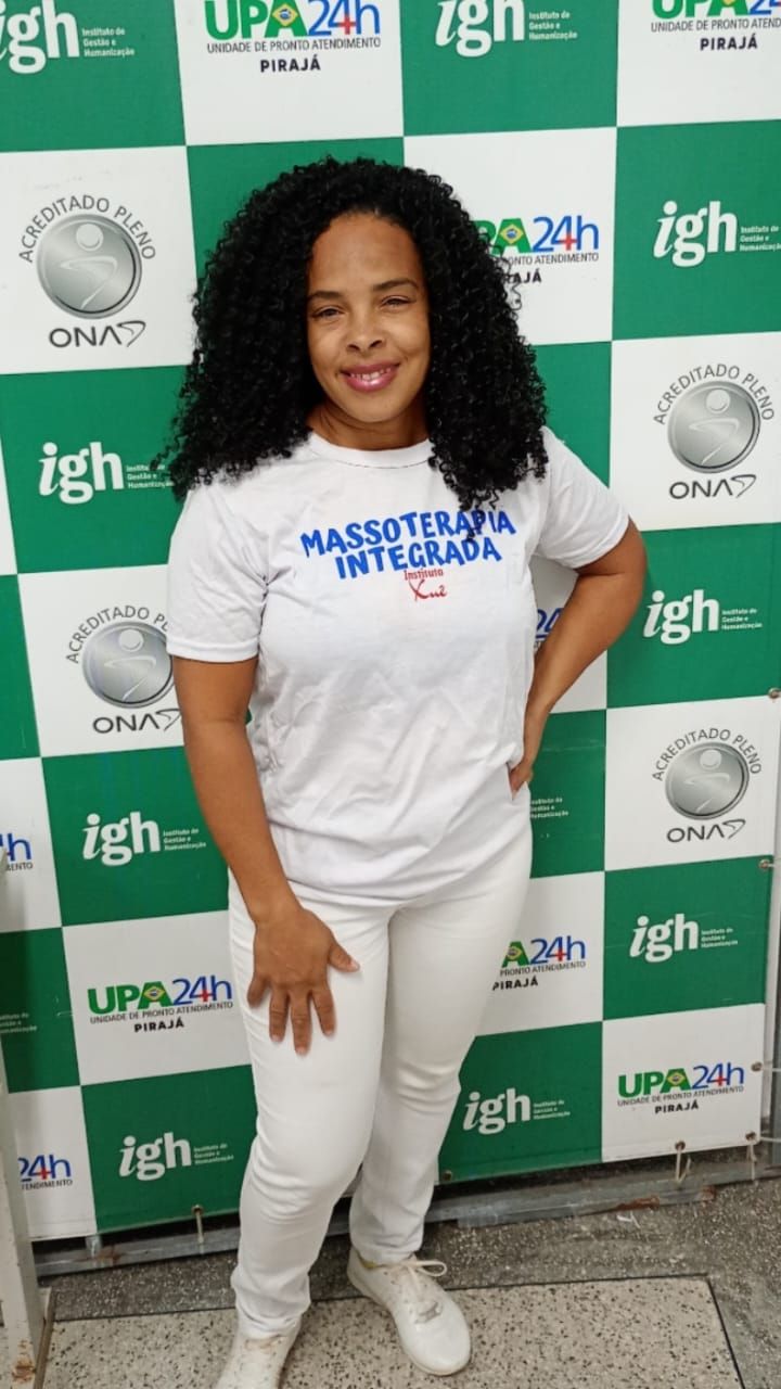 Maiara Oliveira , massoterapeuta em Salvador, BA