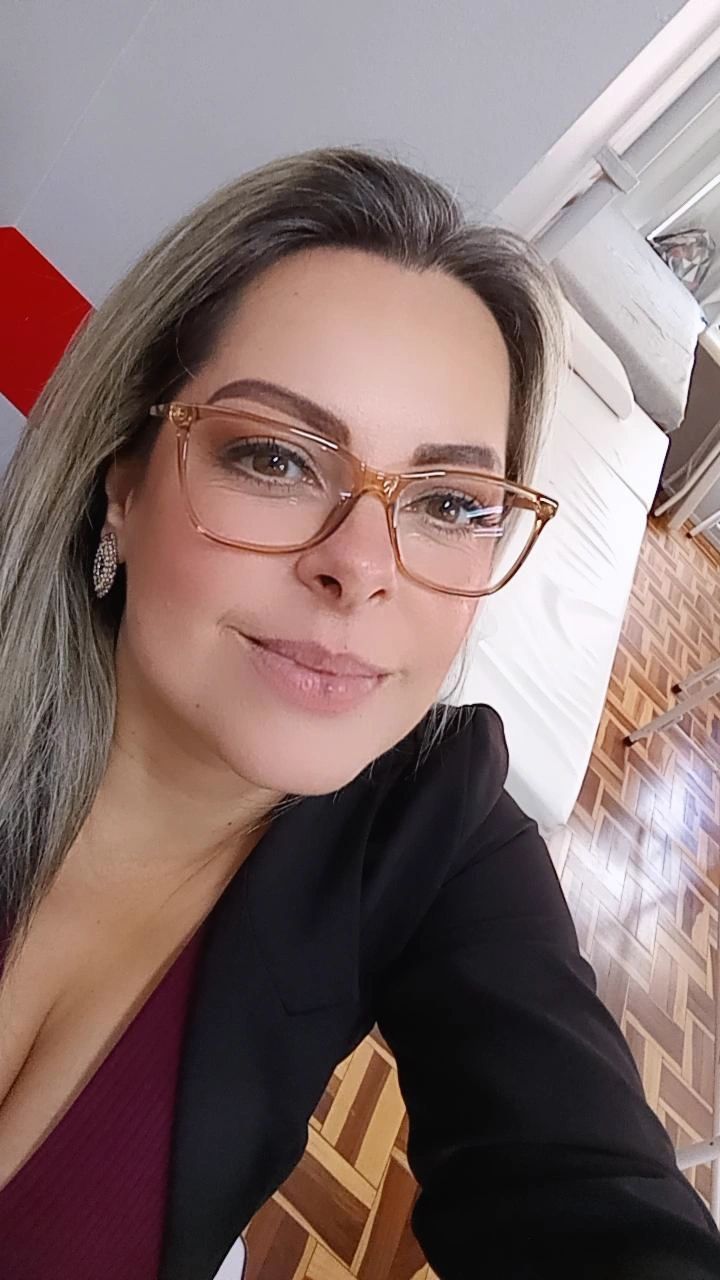 Lilian Tais da Costa Weis , massoterapeuta em Santa Maria, RS