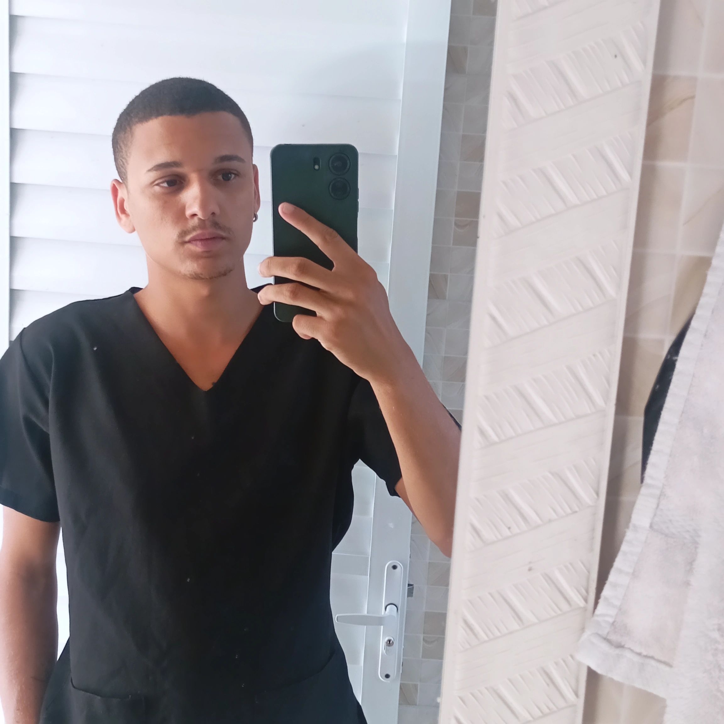 Jefferson Rodrigues libarez dos Santos , massoterapeuta em São Sebastião, SP