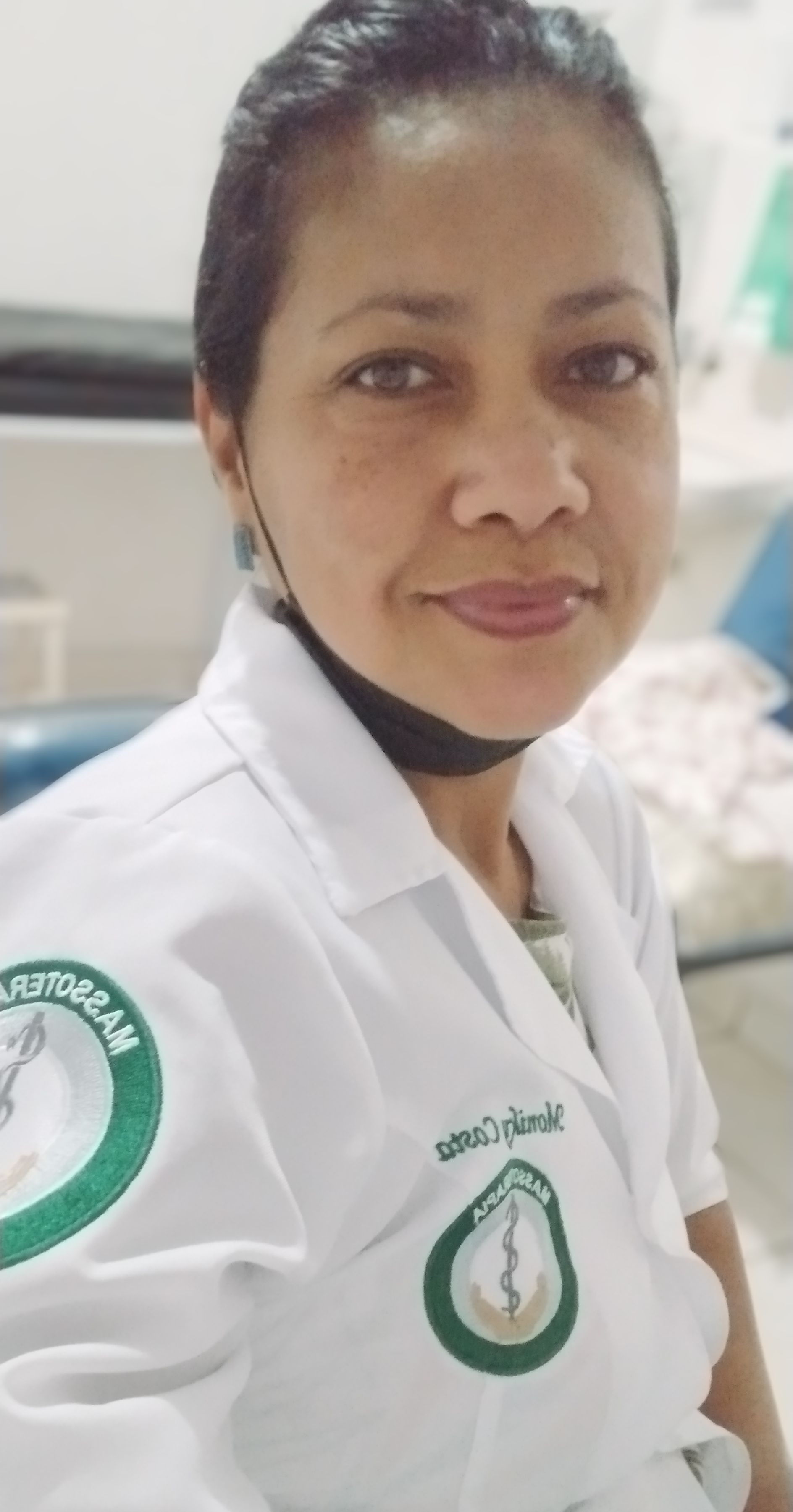 Moniky Menezes da Costa , massoterapeuta em Manaus, AM