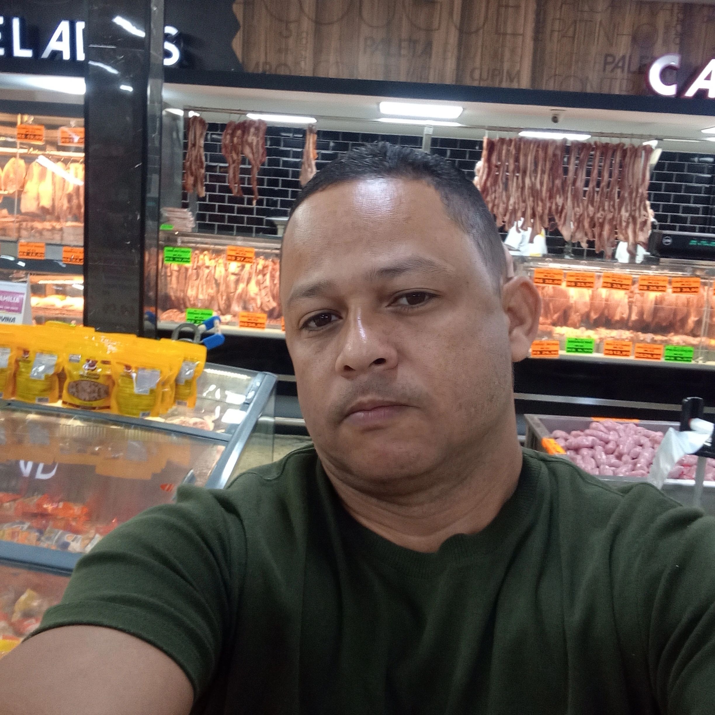 Bruno Souza, massoterapeuta em Duque de Caxias, RJ