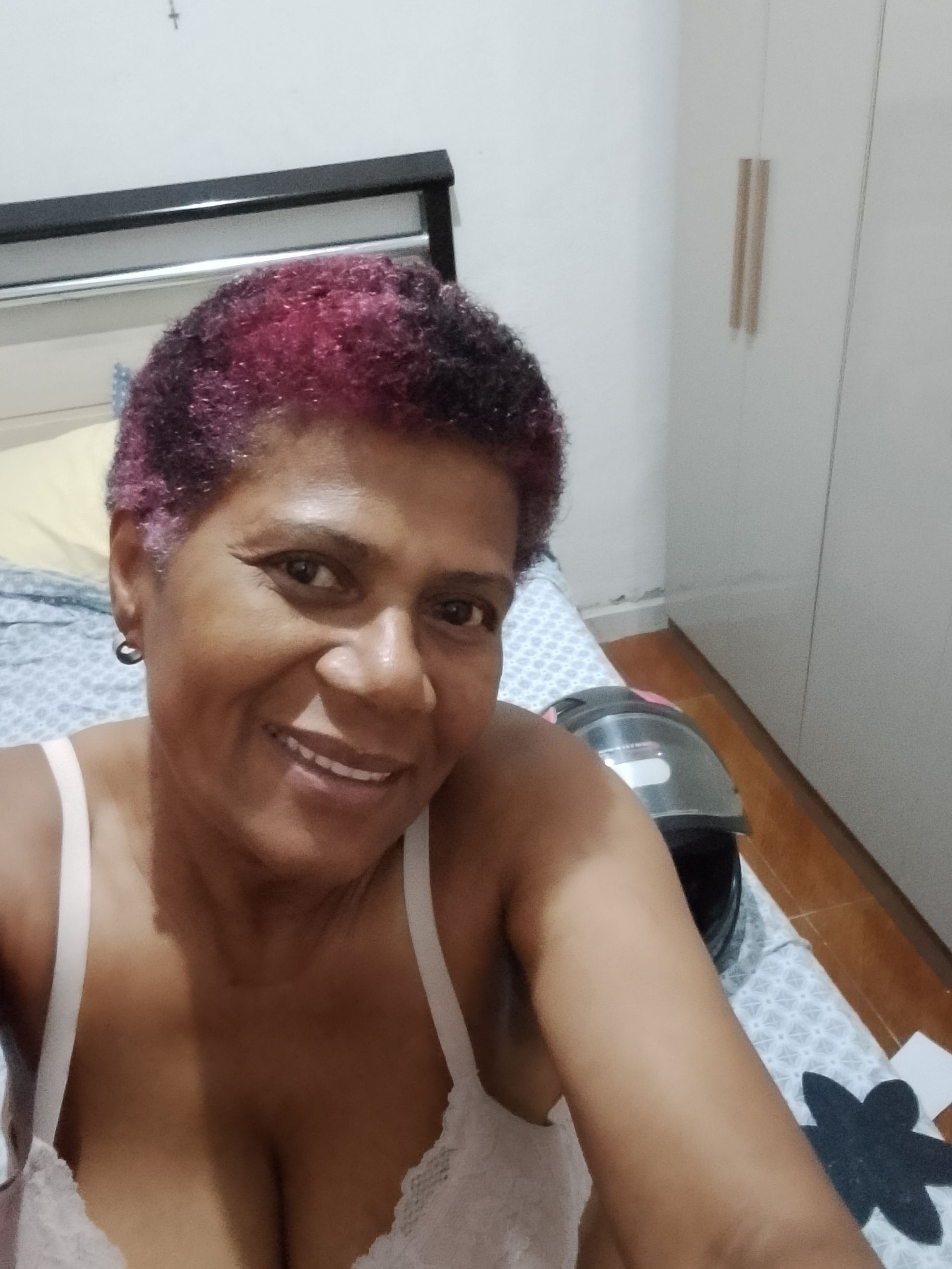 Valdivina Modesto Ramos, massoterapeuta em Governador Valadares, MG