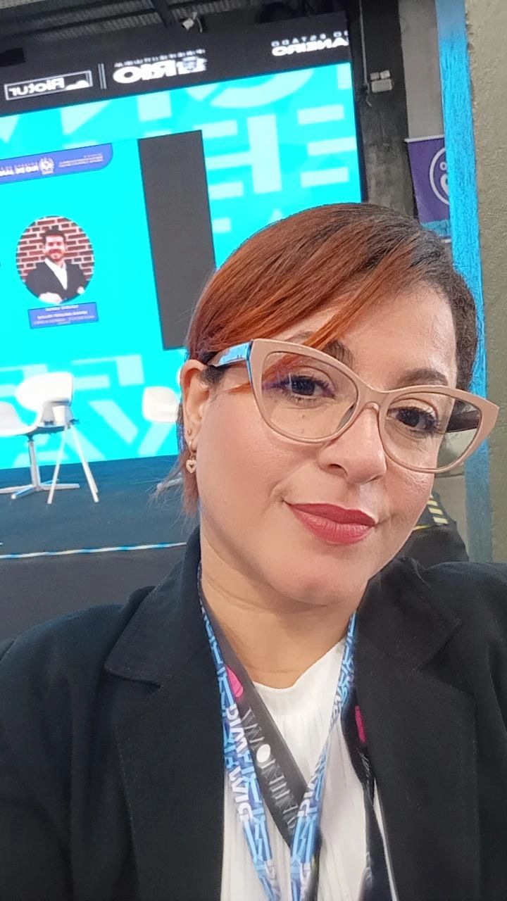 Julie Sant'Anna, massoterapeuta em São João De Meriti, RJ