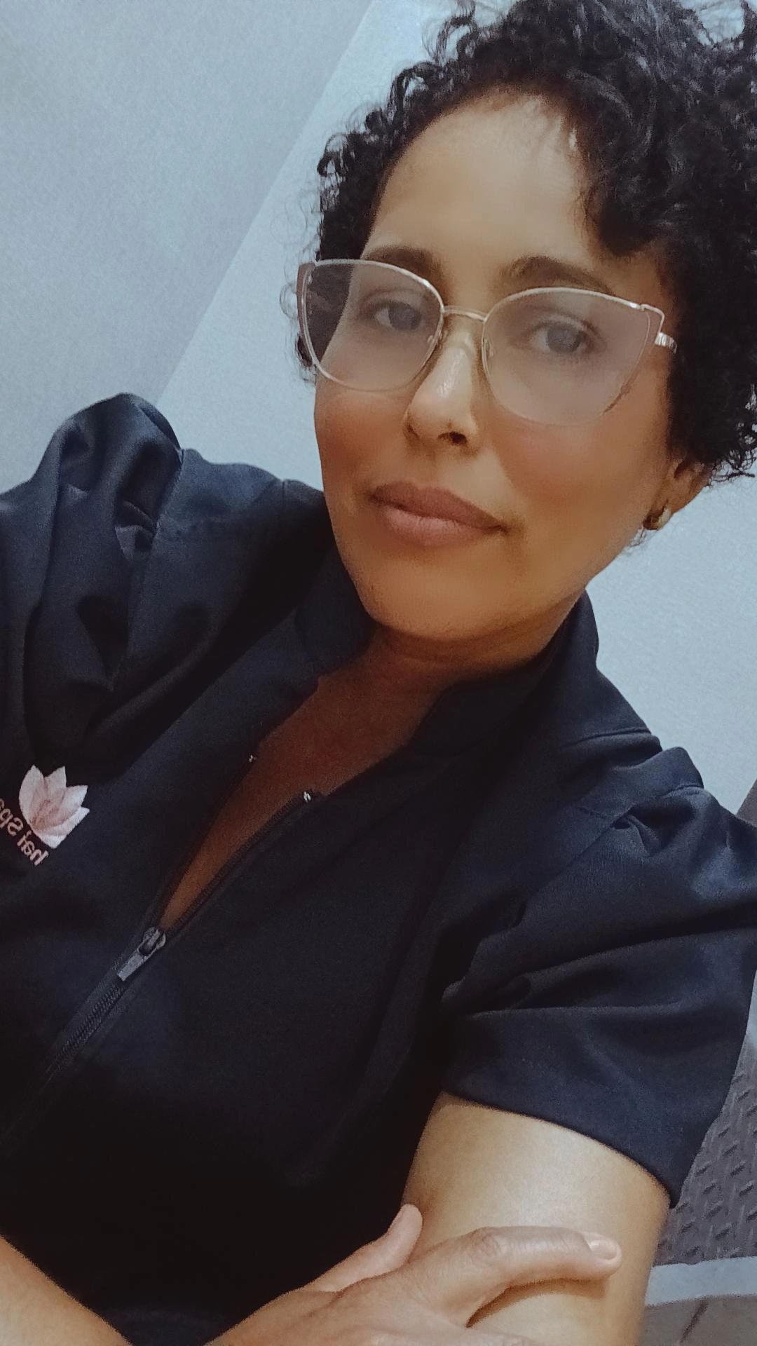 Debora Patrícia Souza SANTOS , massoterapeuta em Nova Iguaçu, RJ