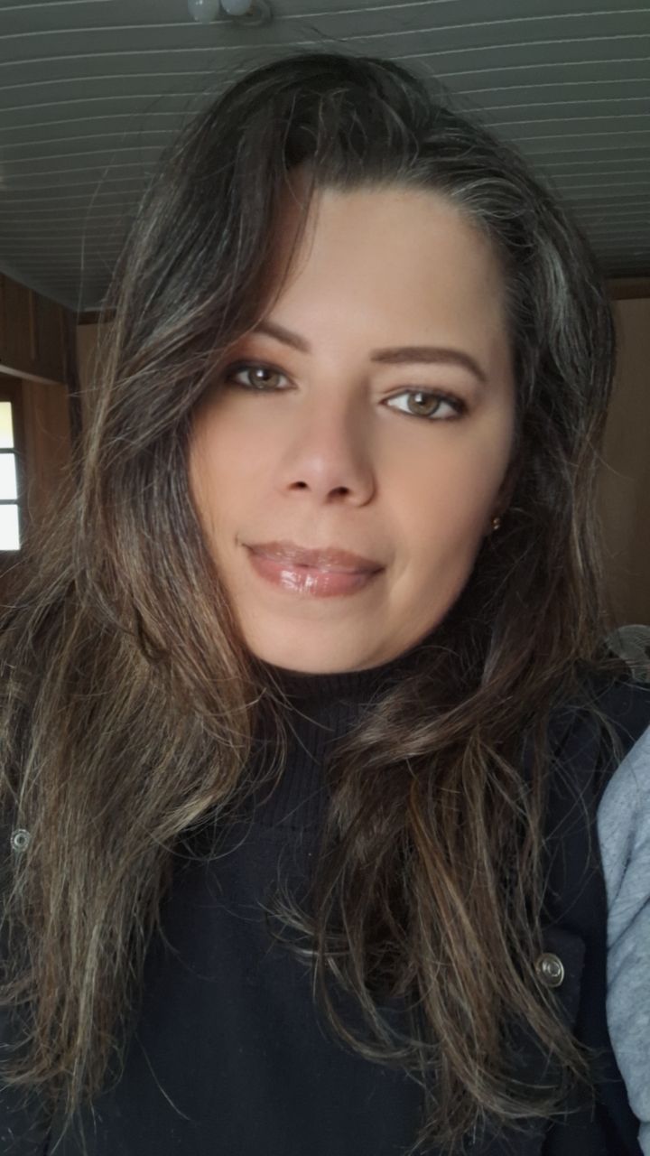 Daiane Felipe Zitto , massoterapeuta em Porto Alegre, RS