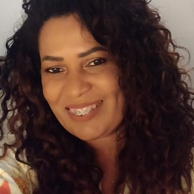 Marinéia Alves, massoterapeuta em Bertioga, SP
