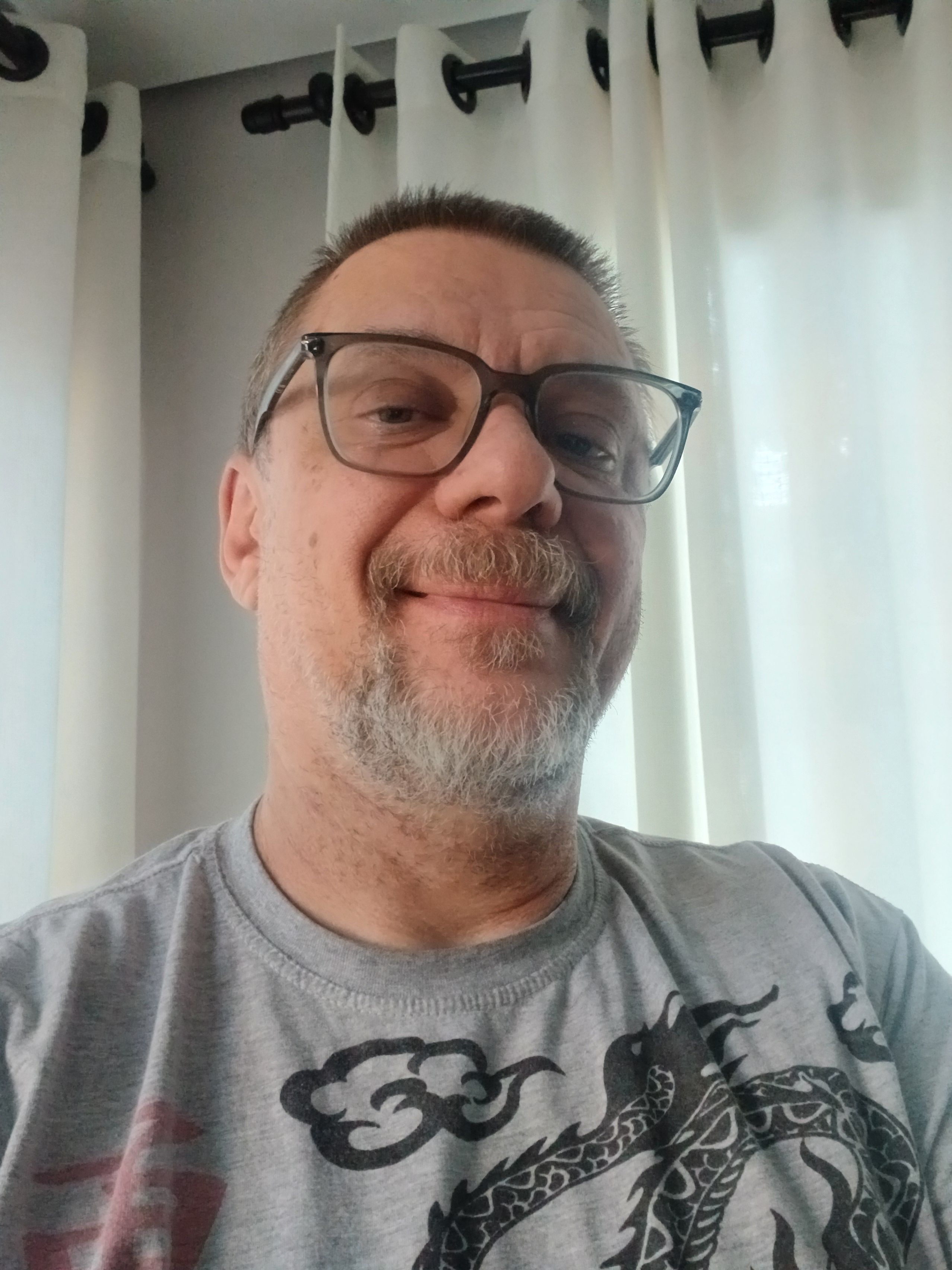 Ademir R. Soares Jr., massoterapeuta em Atibaia, SP