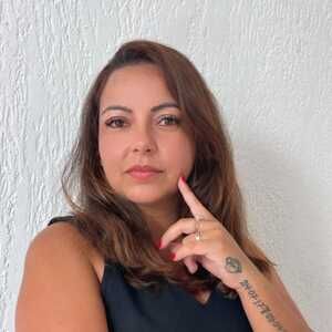 Juliane Ribas, massoterapeuta em Florianópolis, SC