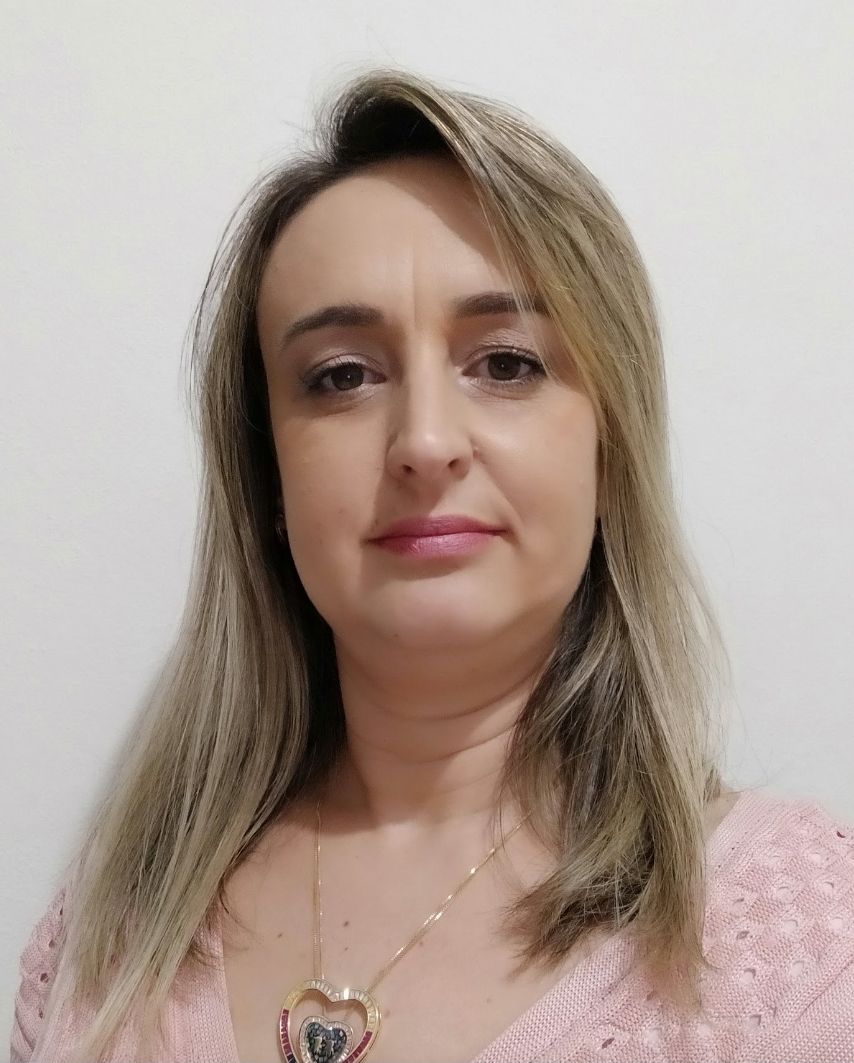 Yara Virgínia Rosa , massoterapeuta em Itaúna, MG