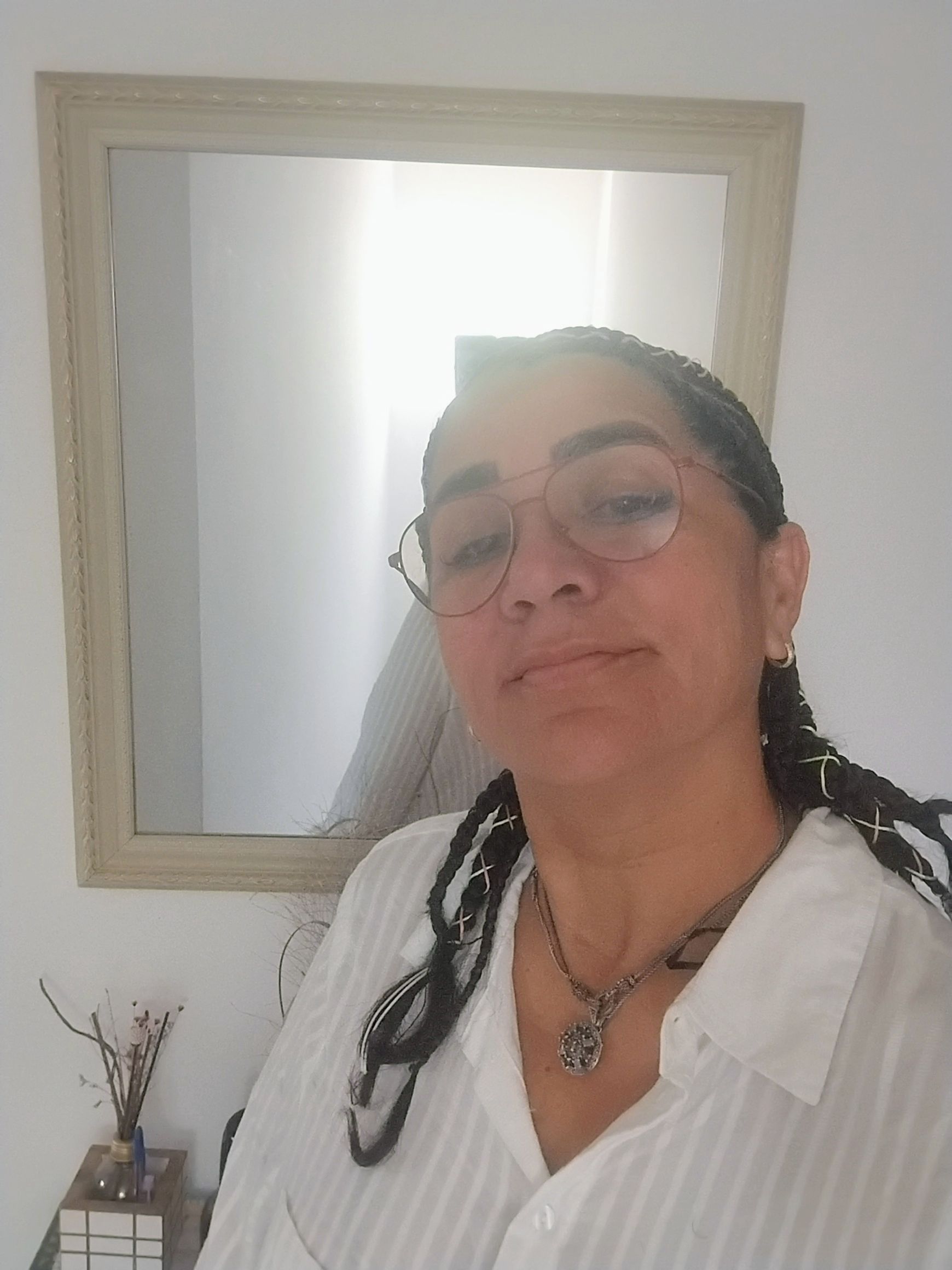 MARIA APARECIDA DE OLIVEIRA ALVES, massoterapeuta em Paranaguá, PR